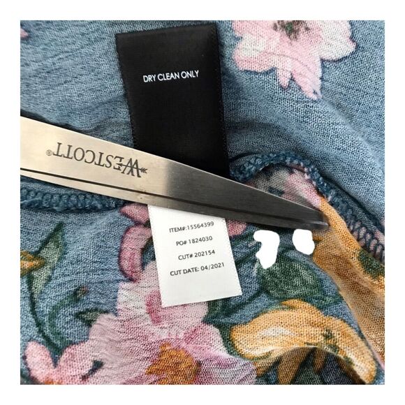 Torrid Top Womens 2 2X Blue Floral Crinkle Gauze Lace Trim Cold Shoulder Blouse - Picture 9 of 12